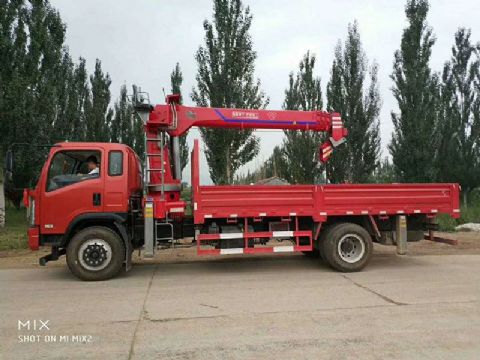 點擊查看詳細(xì)信息<br>標(biāo)題：8噸東風(fēng)隨車吊 閱讀次數(shù)：1524