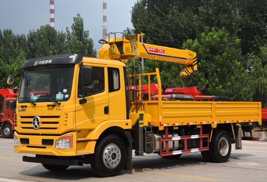 點擊查看詳細(xì)信息<br>標(biāo)題：8噸大運隨車吊 閱讀次數(shù)：1552